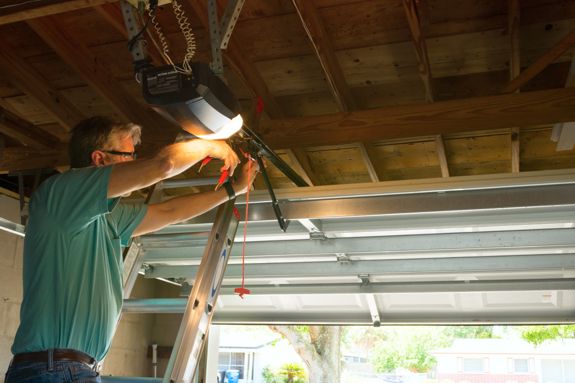 Garage Door Repair Man